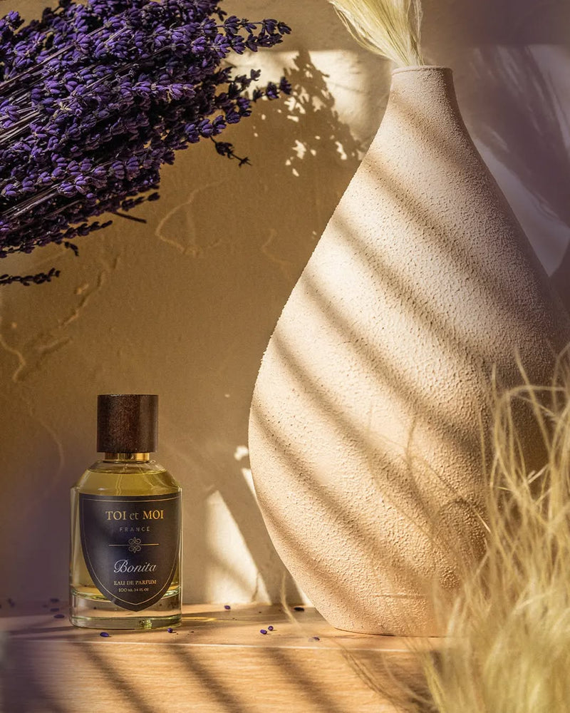 En İyi Kadın Ofis Parfümleri 2025 | Kalıcı, Hafif ve Şık Ofis Kokuları